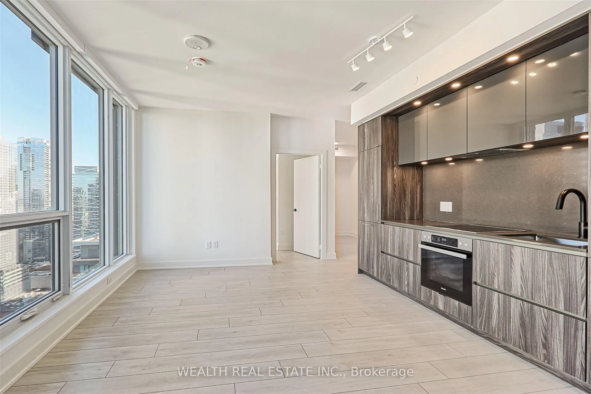 Photo 9 of Unit 3710, 35 Mercer Street, Toronto, Waterfront Communities — HOMEH