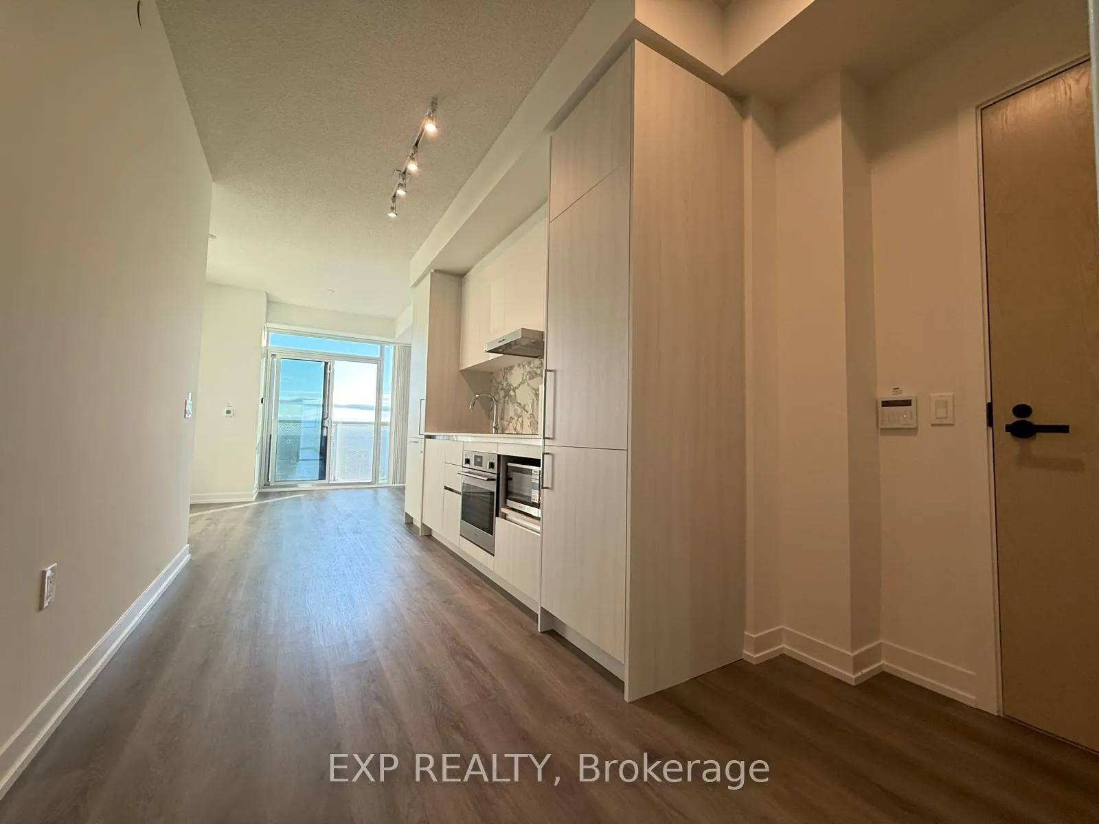 Photo 5 of Unit 5208, 225 Commerce Street, Vaughan, Vaughan Corporate Centre — HOMEH
