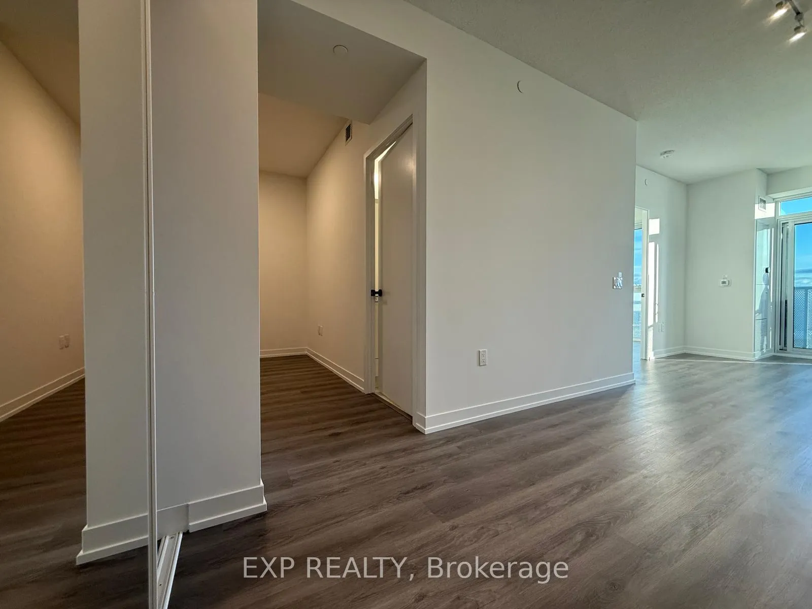 Photo 10 of Unit 5208, 225 Commerce Street, Vaughan, Vaughan Corporate Centre — HOMEH