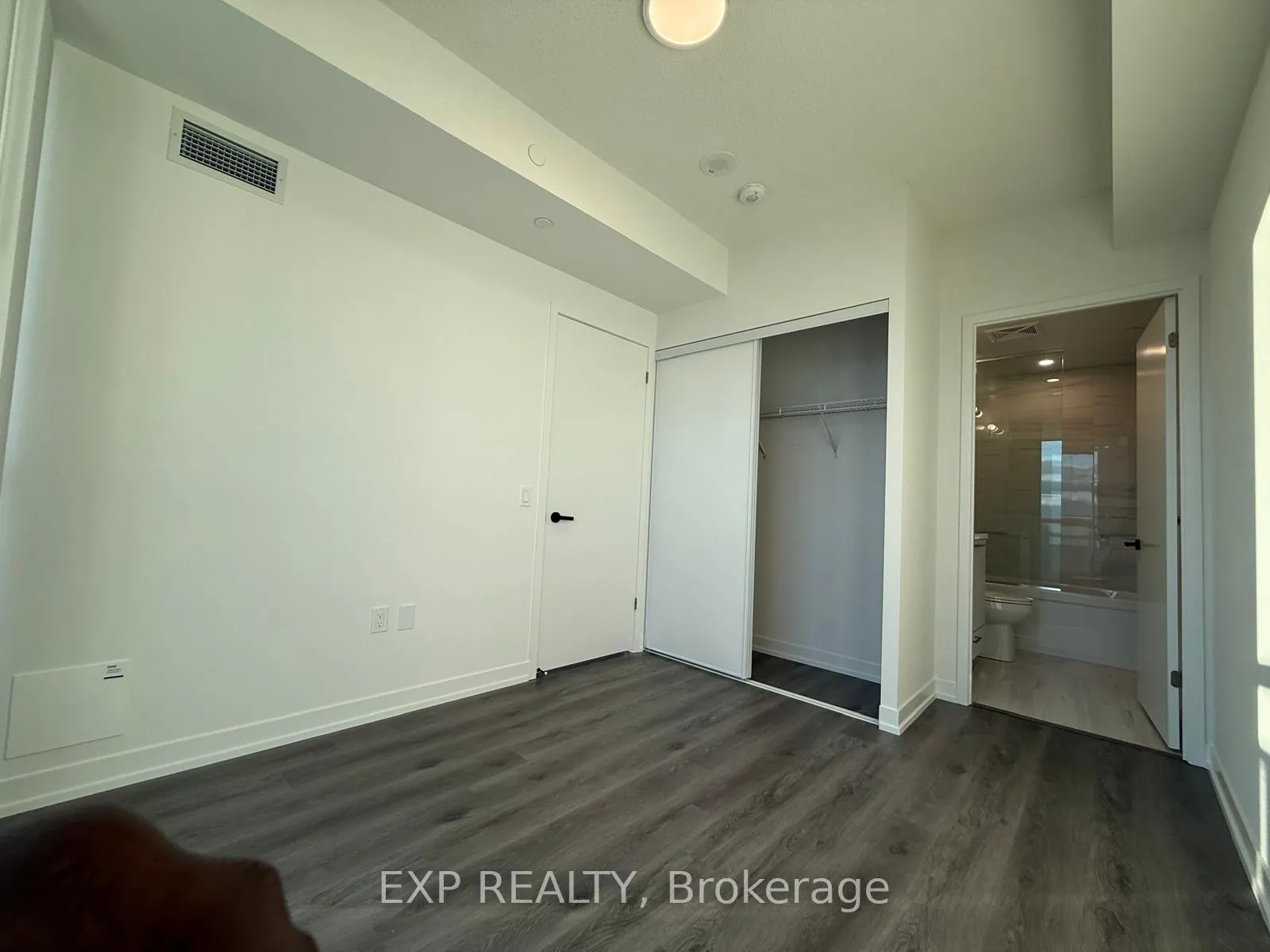 Photo 11 of Unit 5208, 225 Commerce Street, Vaughan, Vaughan Corporate Centre — HOMEH