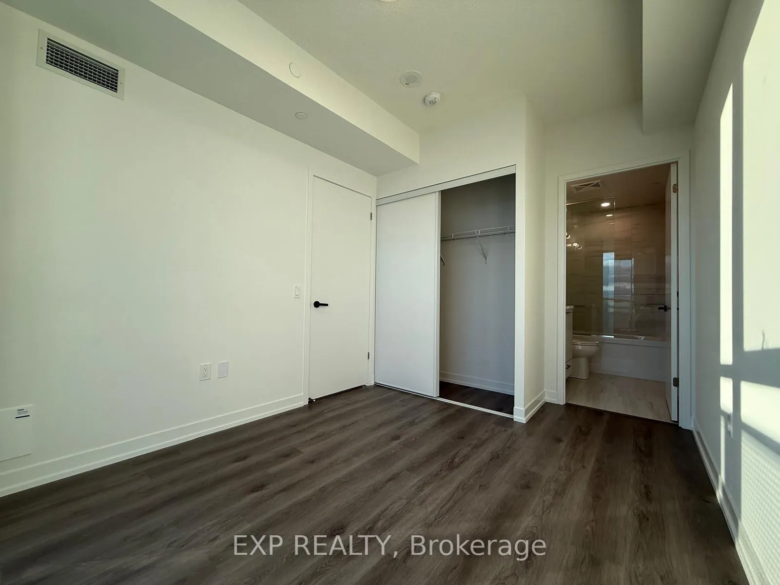 Photo 18 of Unit 5208, 225 Commerce Street, Vaughan, Vaughan Corporate Centre — HOMEH
