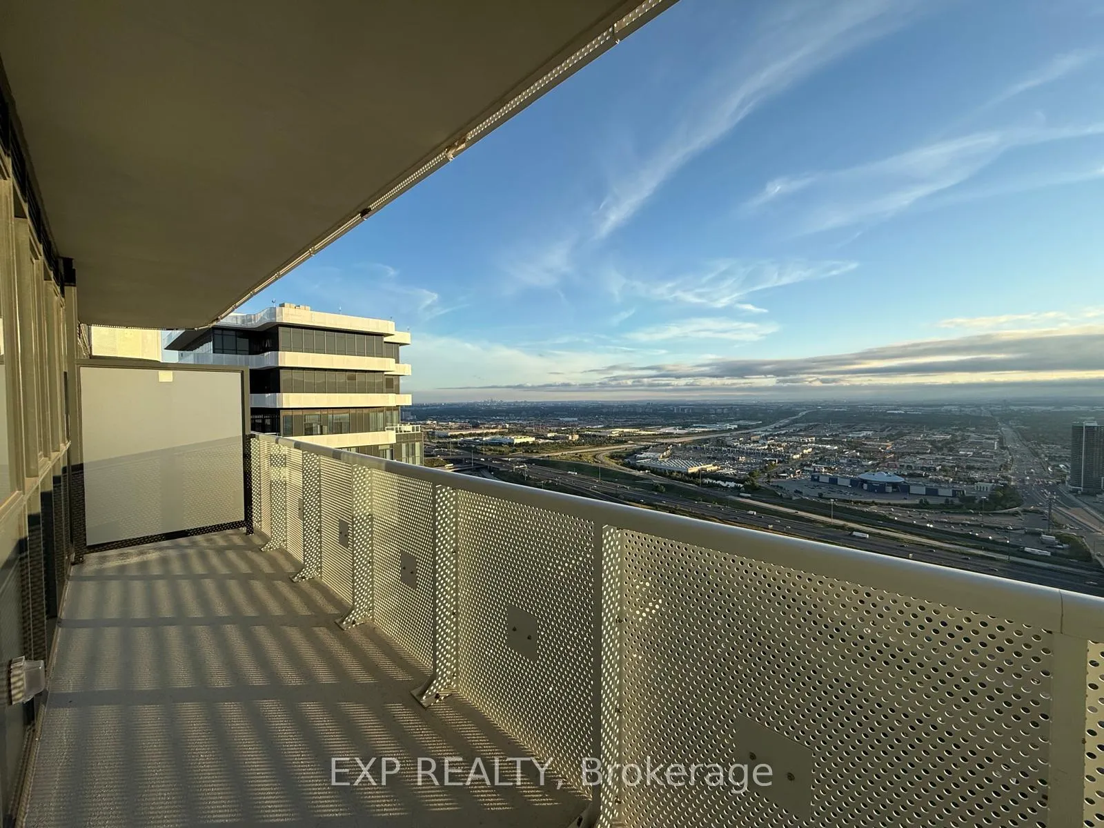 Photo 23 of Unit 5208, 225 Commerce Street, Vaughan, Vaughan Corporate Centre — HOMEH