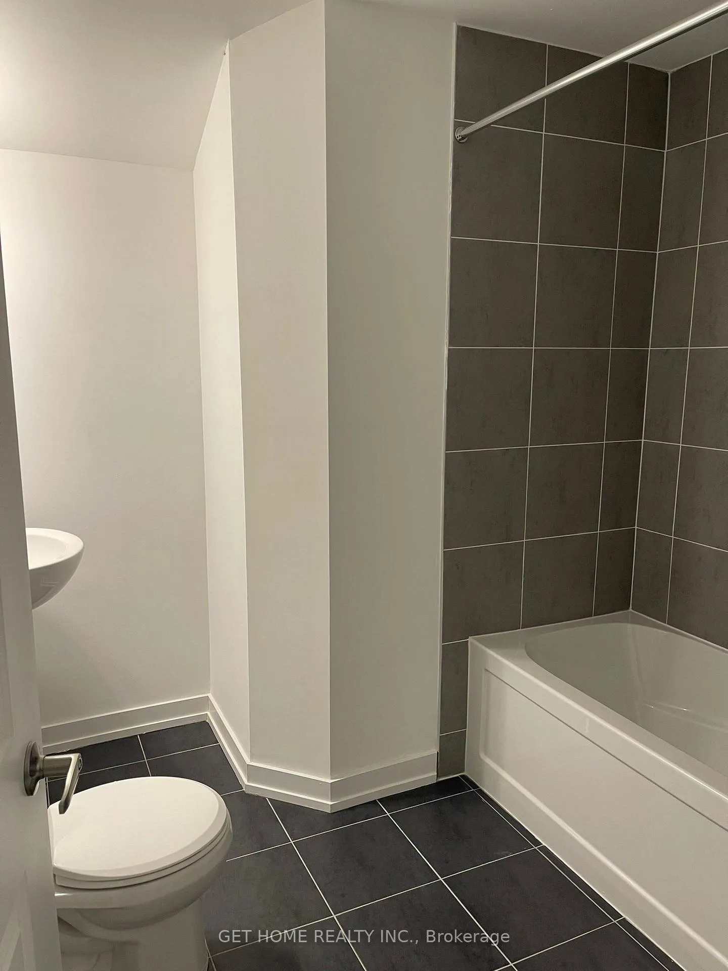 Photo 7 of Unit 20, 188 Angus Drive, Ajax, Central — HOMEH