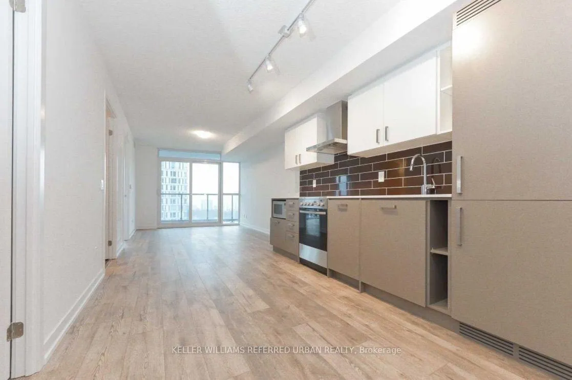 Photo 3 of Unit 2109, 125 Redpath Avenue, Toronto, Mount Pleasant West — HOMEH