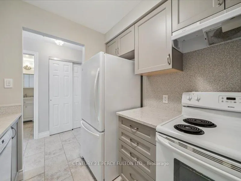 Photo 13 of Unit 409, 193 Lake Driveway, Ajax, South West — HOMEH