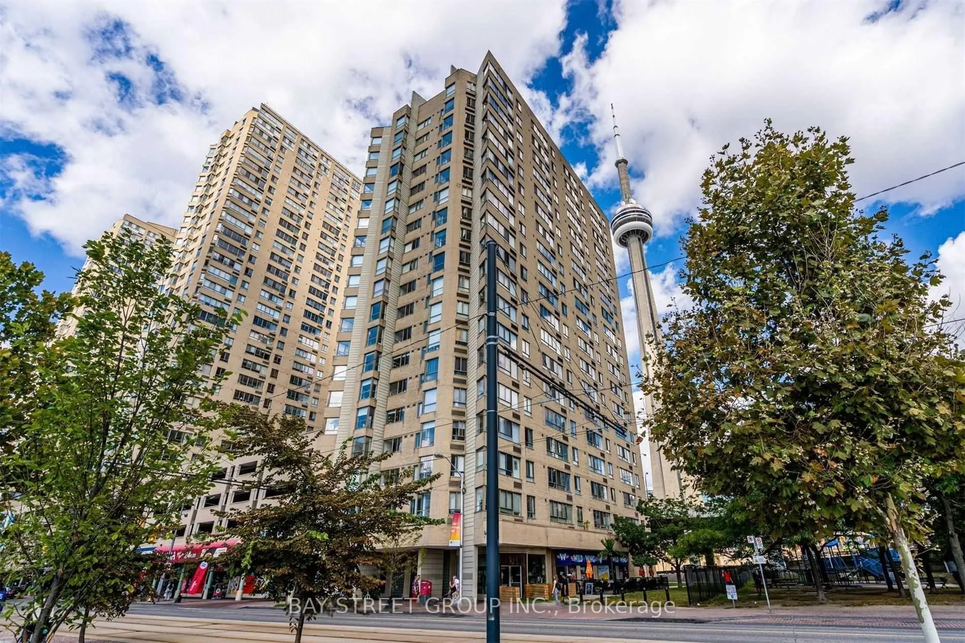 Photo 2 of Unit 702, 250 Queens Quay W, Toronto, Waterfront Communities — HOMEH