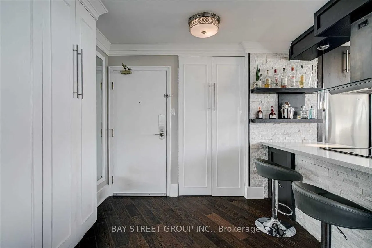 Photo 3 of Unit 702, 250 Queens Quay W, Toronto, Waterfront Communities — HOMEH