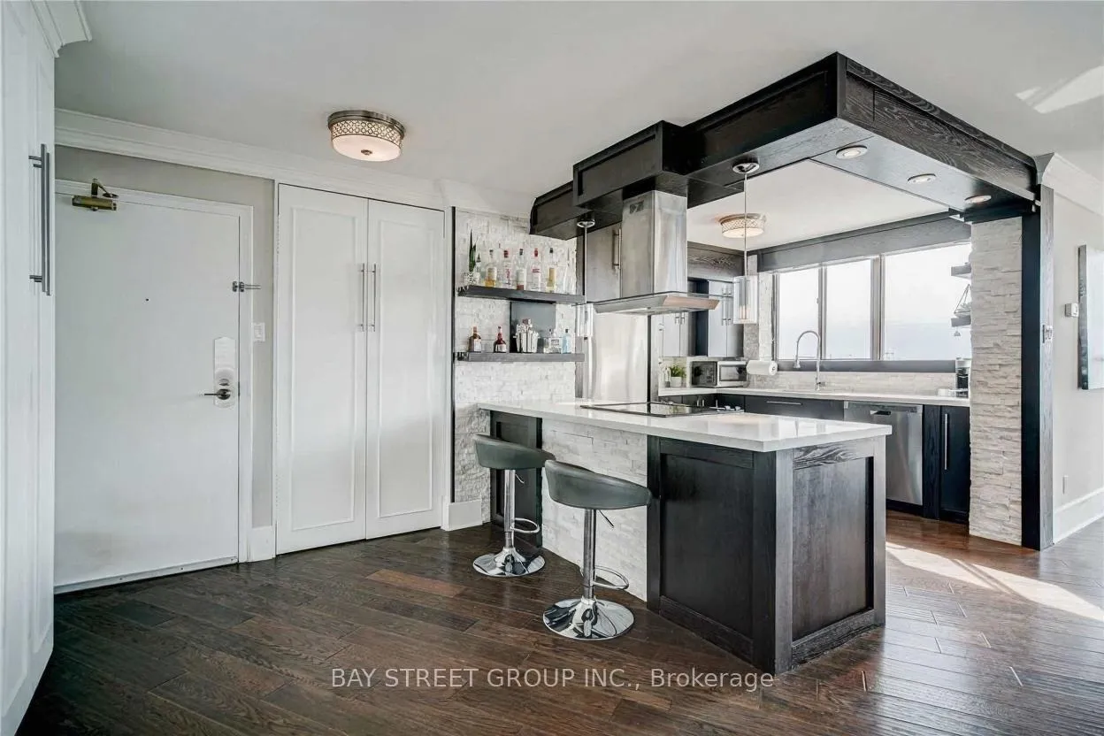 Photo 5 of Unit 702, 250 Queens Quay W, Toronto, Waterfront Communities — HOMEH