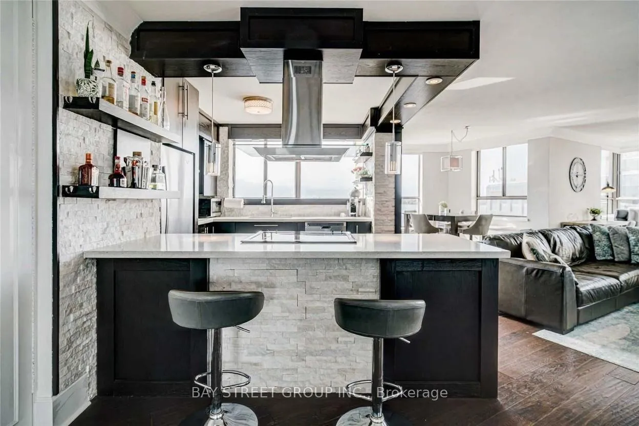 Photo 6 of Unit 702, 250 Queens Quay W, Toronto, Waterfront Communities — HOMEH