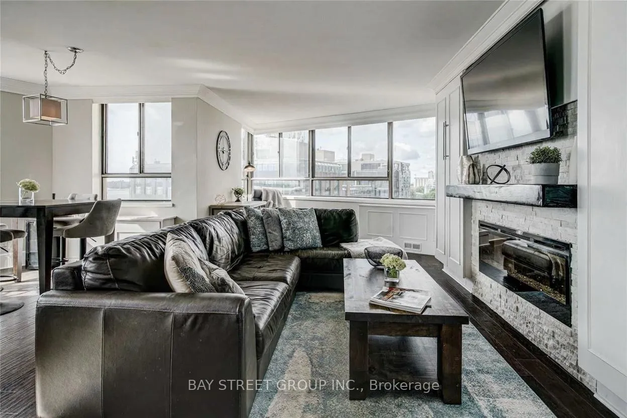 Photo 10 of Unit 702, 250 Queens Quay W, Toronto, Waterfront Communities — HOMEH