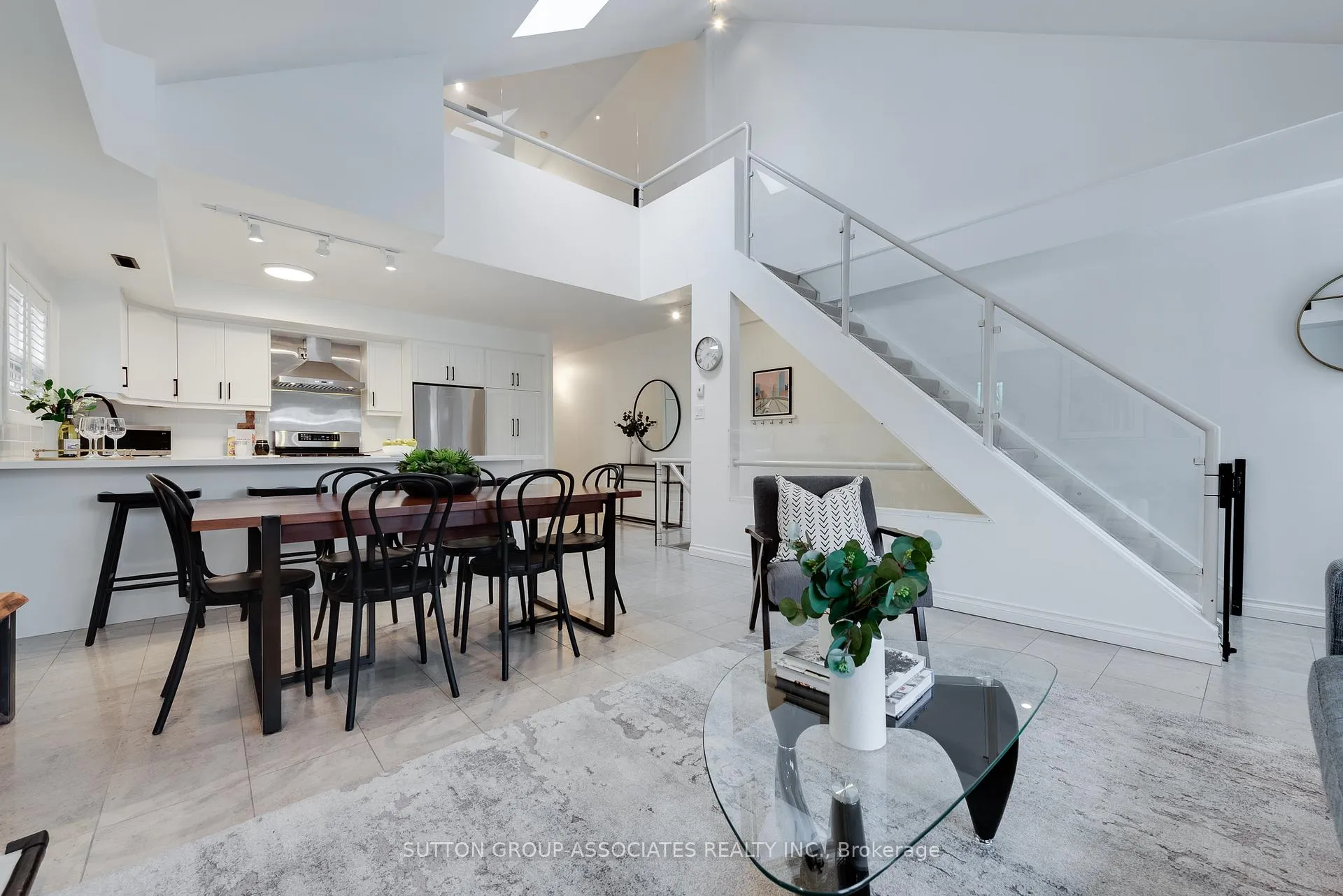 Photo 1 of 27B Claxton Boulevard, Toronto, Humewood-Cedarvale — HOMEH