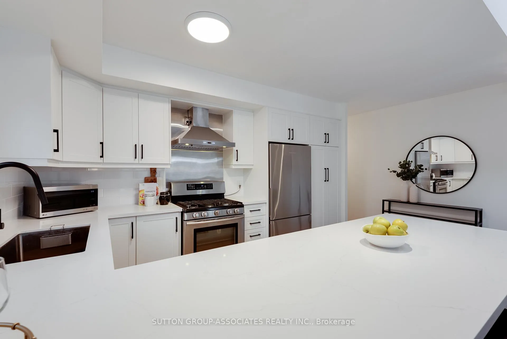 Photo 7 of 27B Claxton Boulevard, Toronto, Humewood-Cedarvale — HOMEH