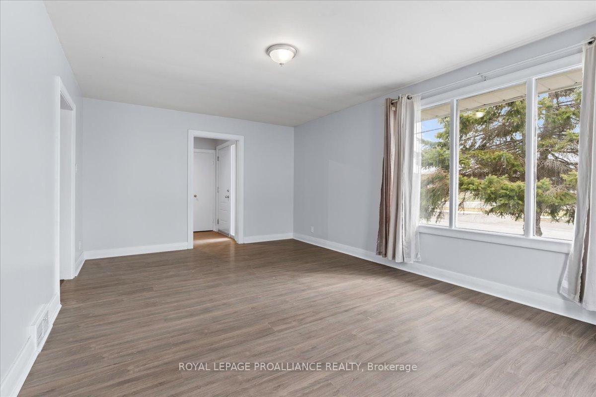 Photo 6 of 146 Macdonald Avenue, Belleville, Belleville Ward — HOMEH