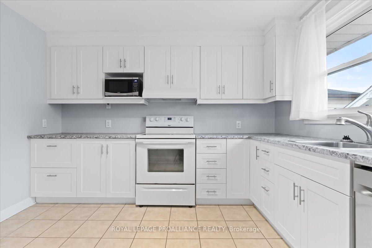 Photo 9 of 146 Macdonald Avenue, Belleville, Belleville Ward — HOMEH