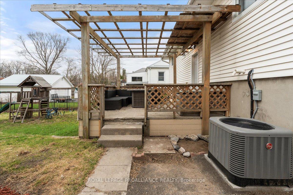 Photo 28 of 146 Macdonald Avenue, Belleville, Belleville Ward — HOMEH