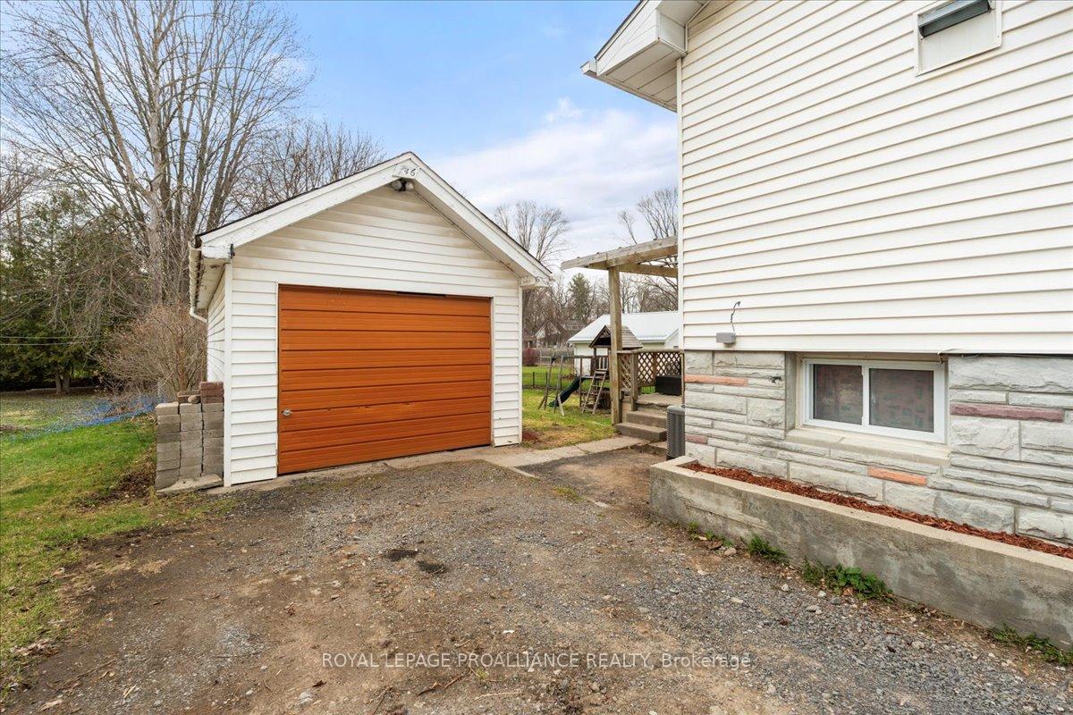 Photo 29 of 146 Macdonald Avenue, Belleville, Belleville Ward — HOMEH