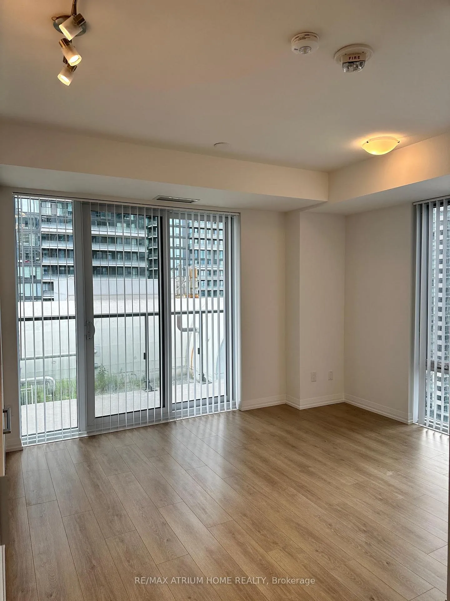 Photo 2 of Unit 2612, 8 Widmer Street, Toronto, Waterfront Communities — HOMEH