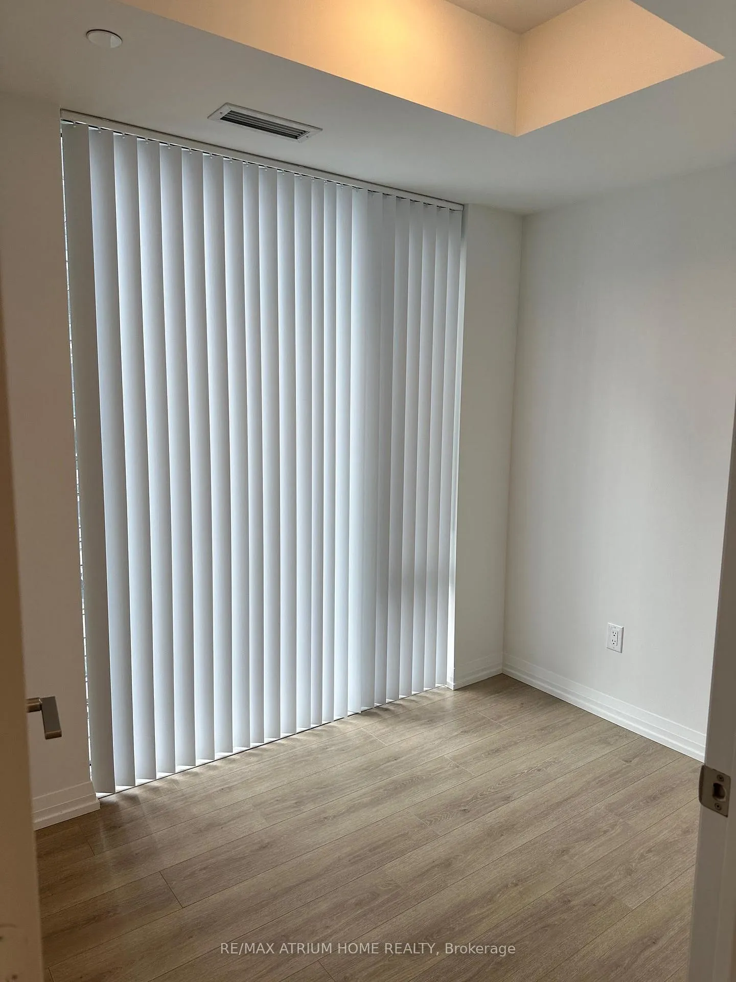 Photo 9 of Unit 2612, 8 Widmer Street, Toronto, Waterfront Communities — HOMEH