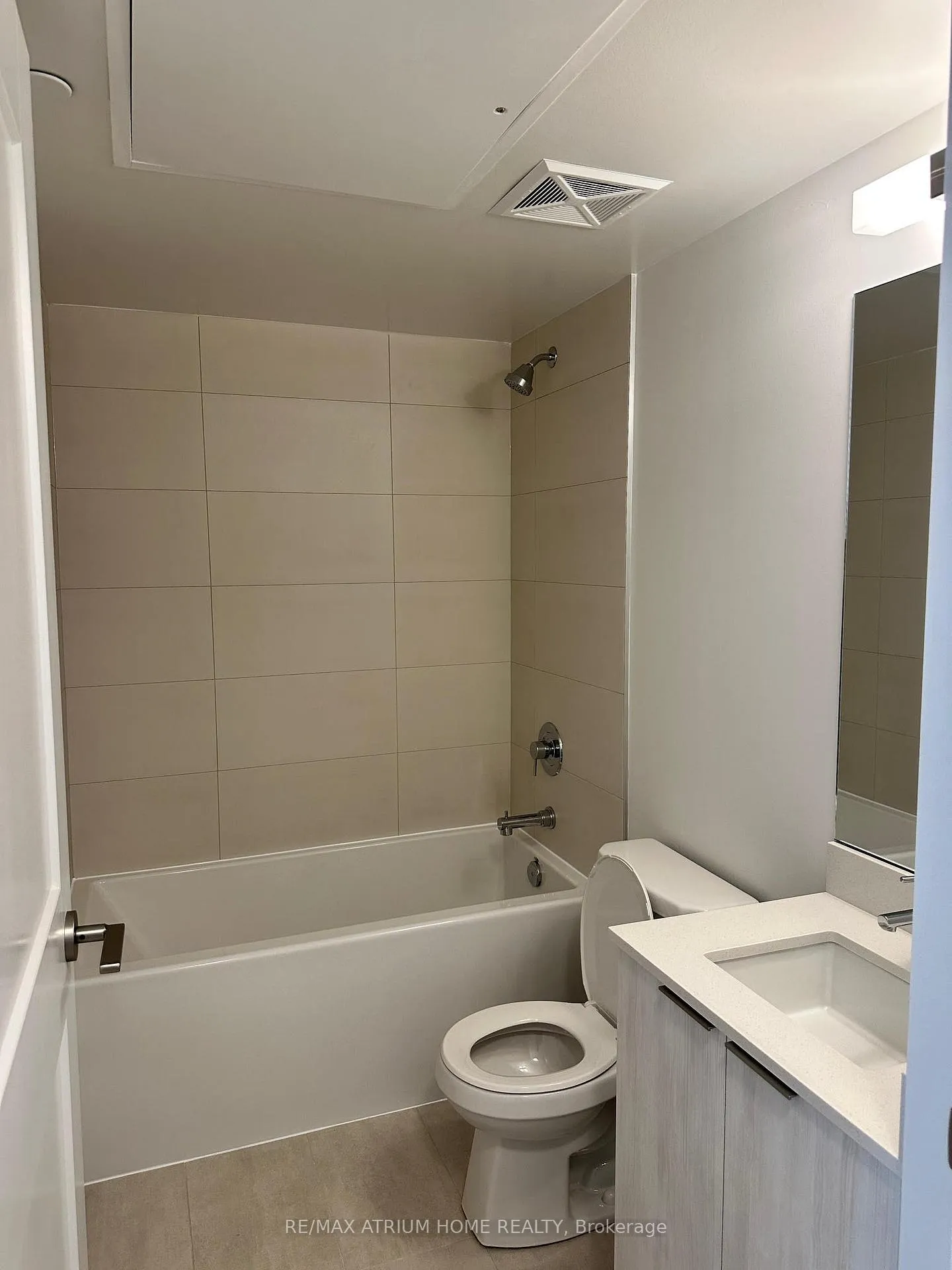 Photo 11 of Unit 2612, 8 Widmer Street, Toronto, Waterfront Communities — HOMEH