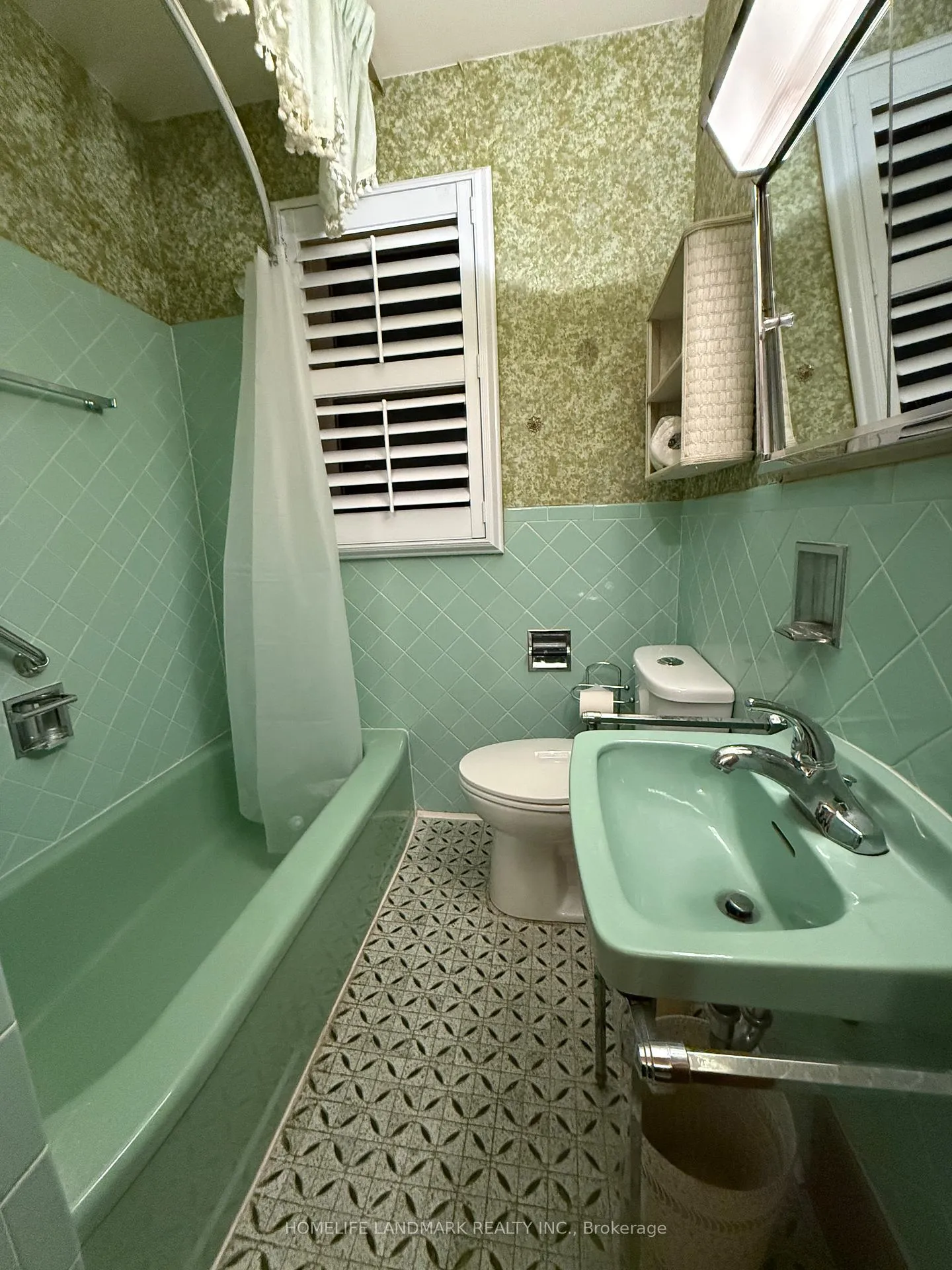 Photo 5 of 128 Chisholm Ave, Toronto, Woodbine-Lumsden — HOMEH