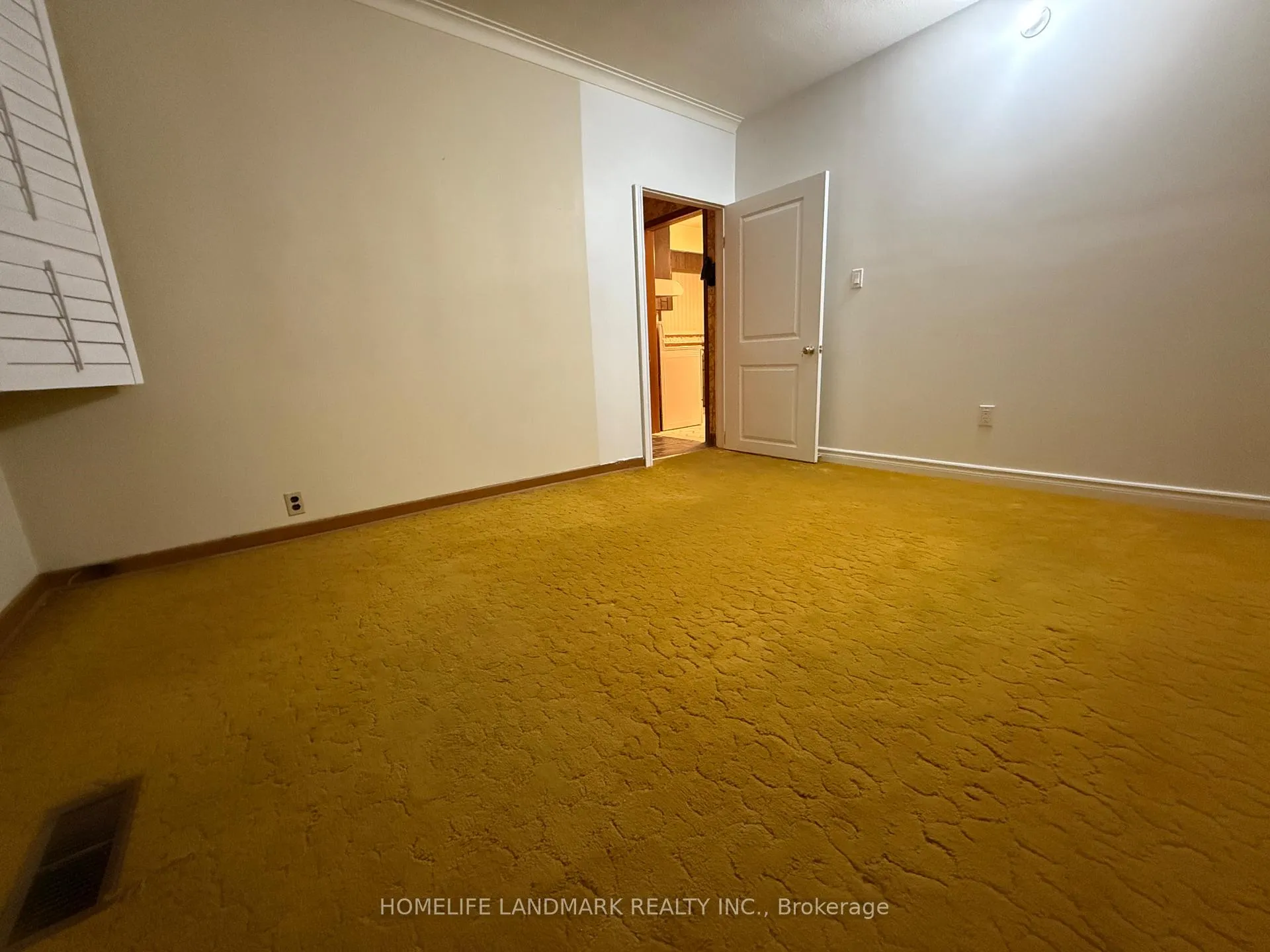 Photo 11 of 128 Chisholm Ave, Toronto, Woodbine-Lumsden — HOMEH
