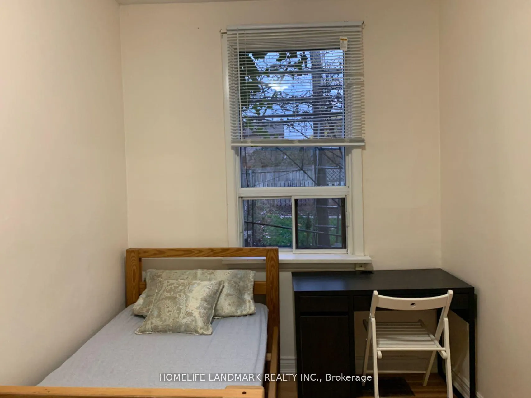 Photo 2 of Unit w-unit, 26 Barton St W, Hamilton, Strathcona — HOMEH