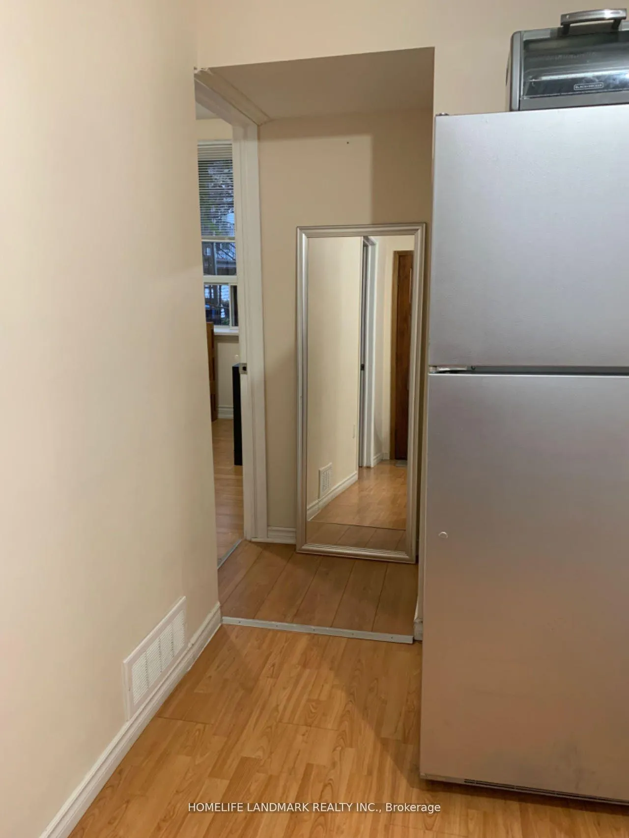 Photo 5 of Unit w-unit, 26 Barton St W, Hamilton, Strathcona — HOMEH