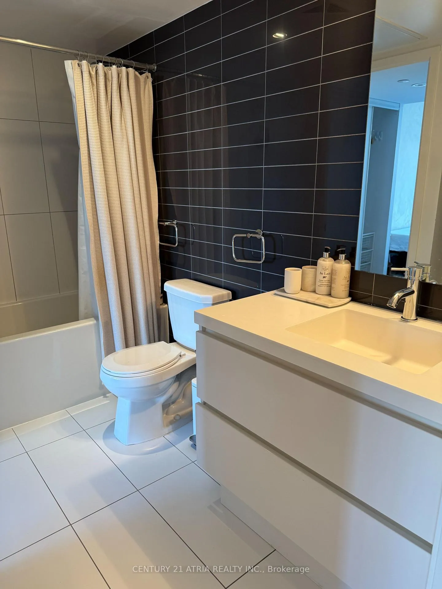 Photo 10 of Unit 301, 75 Queens Wharf Road, Toronto, Waterfront Communities — HOMEH