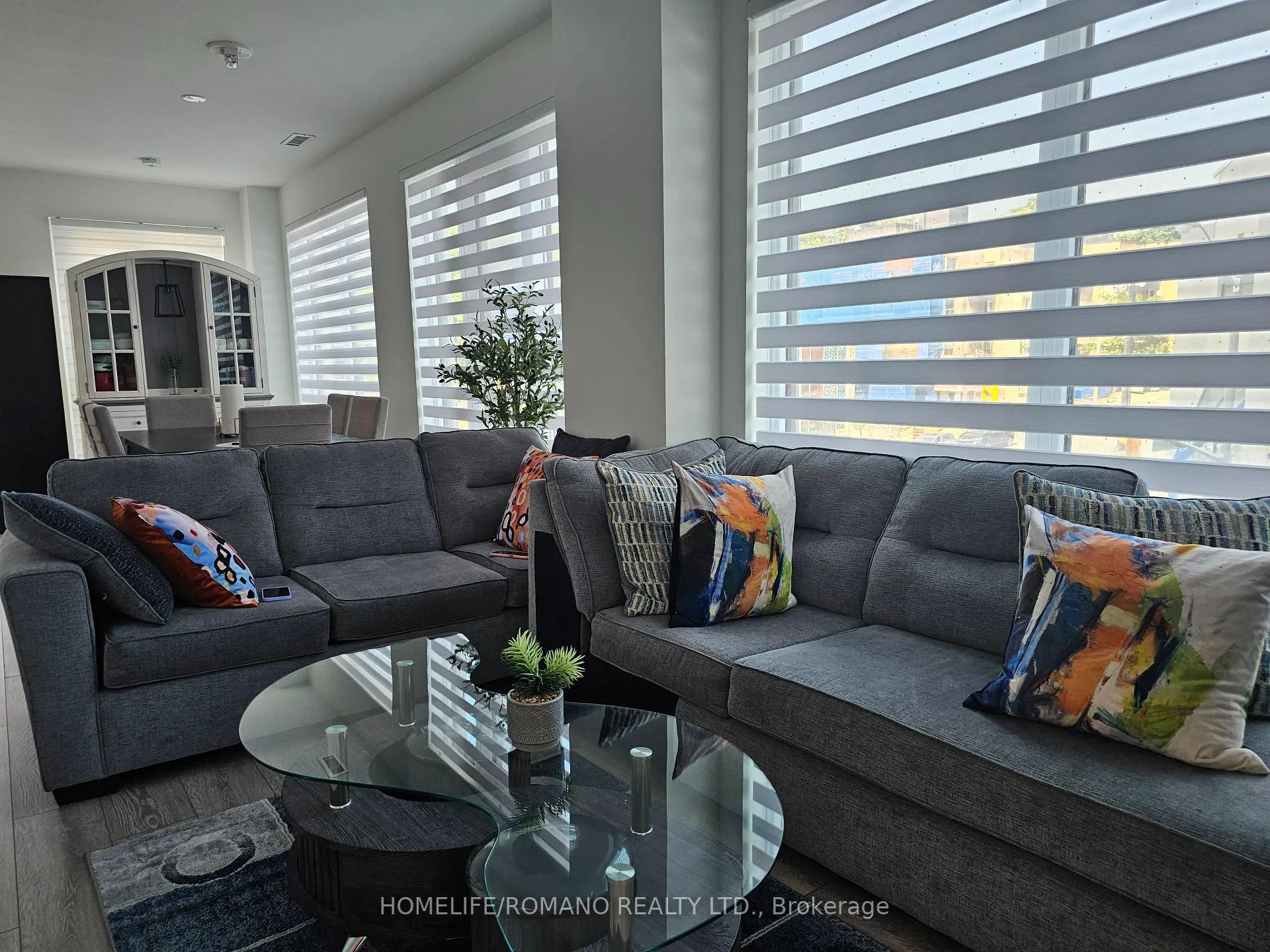 Front of Unit 332, 2020 Bathurst Street