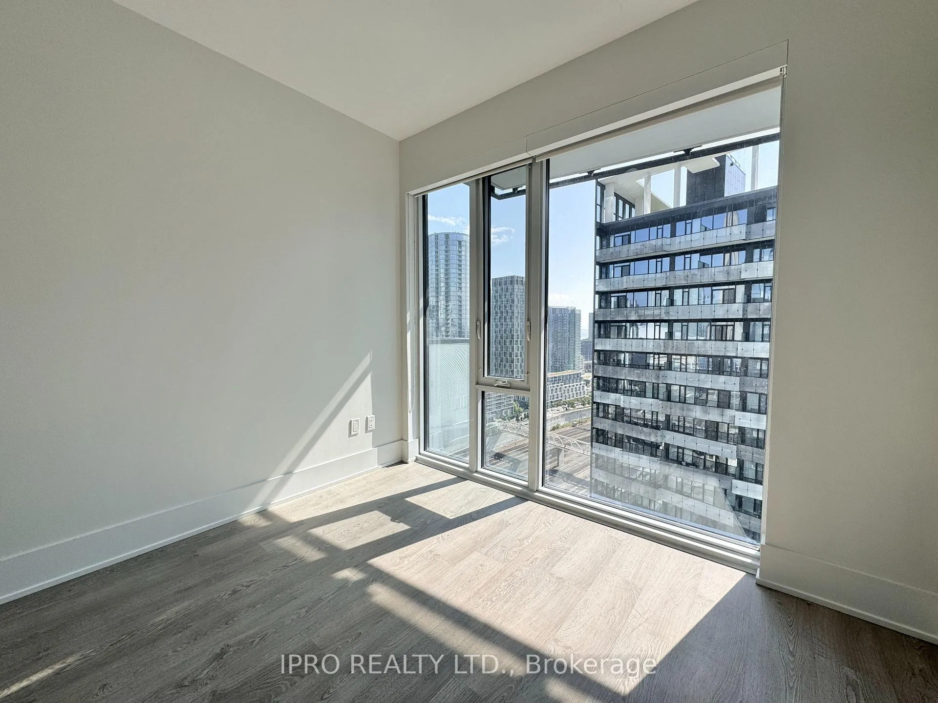 Photo 4 of Unit 1815, 470 Front Street W, Toronto, Waterfront Communities — HOMEH