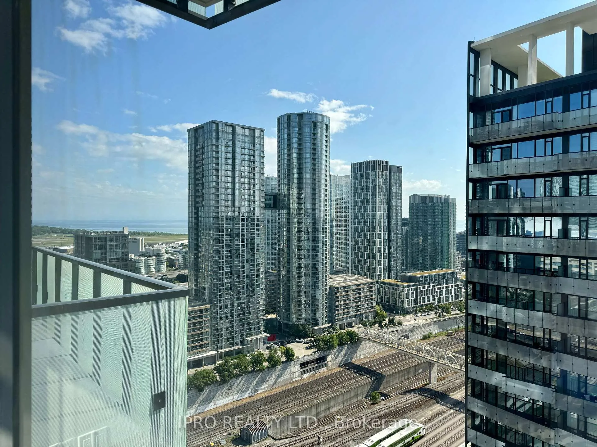 Photo 5 of Unit 1815, 470 Front Street W, Toronto, Waterfront Communities — HOMEH