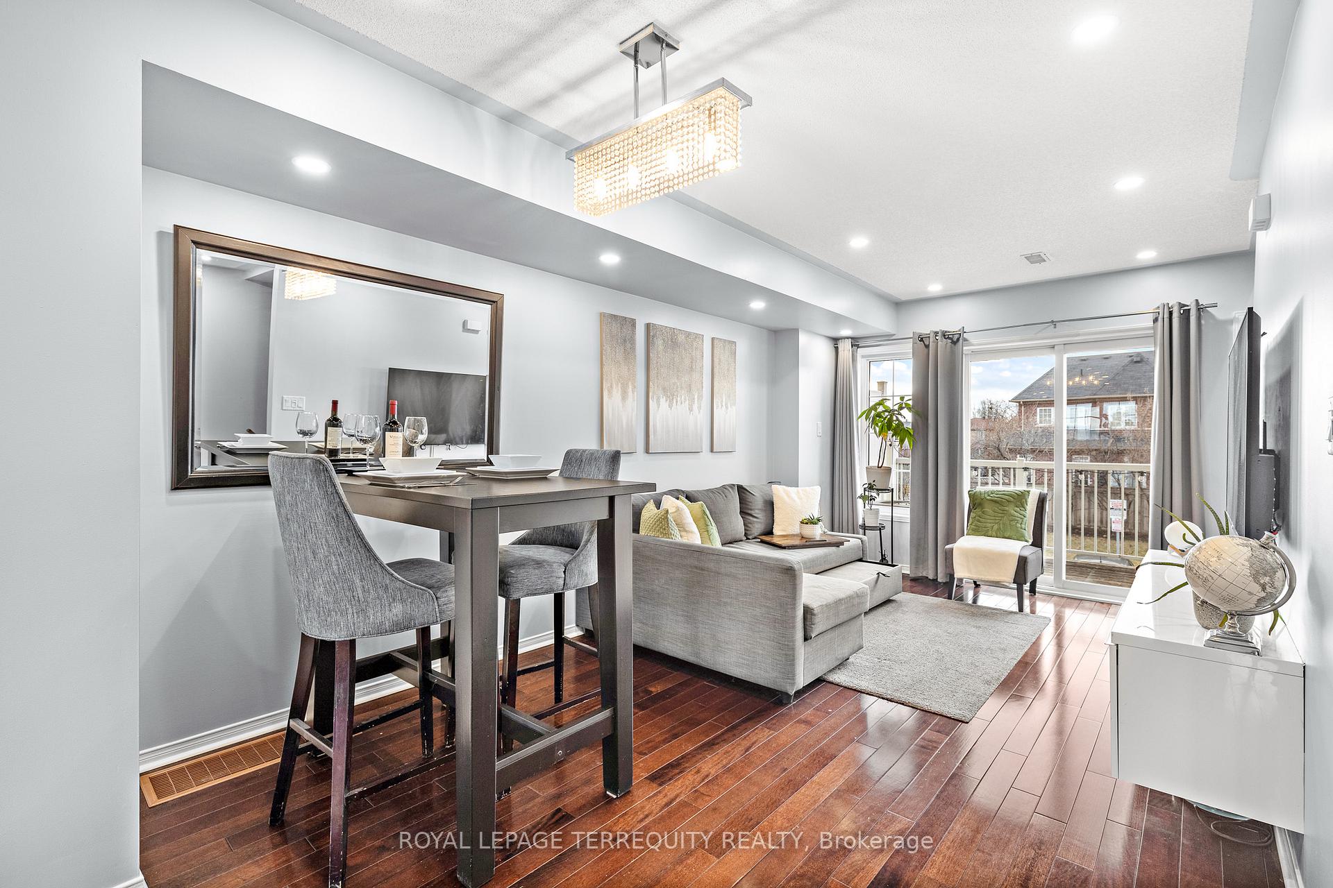 Photo 4 of 49 Cooperage Lane, Ajax, Central — HOMEH