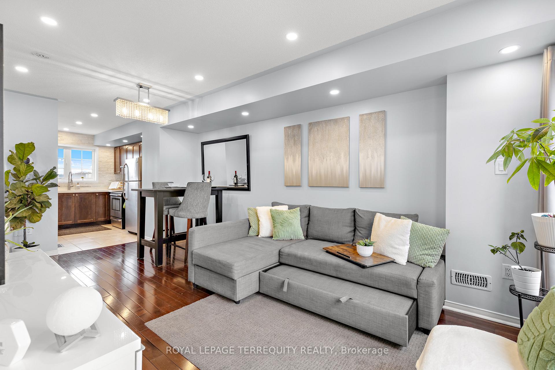 Photo 5 of 49 Cooperage Lane, Ajax, Central — HOMEH