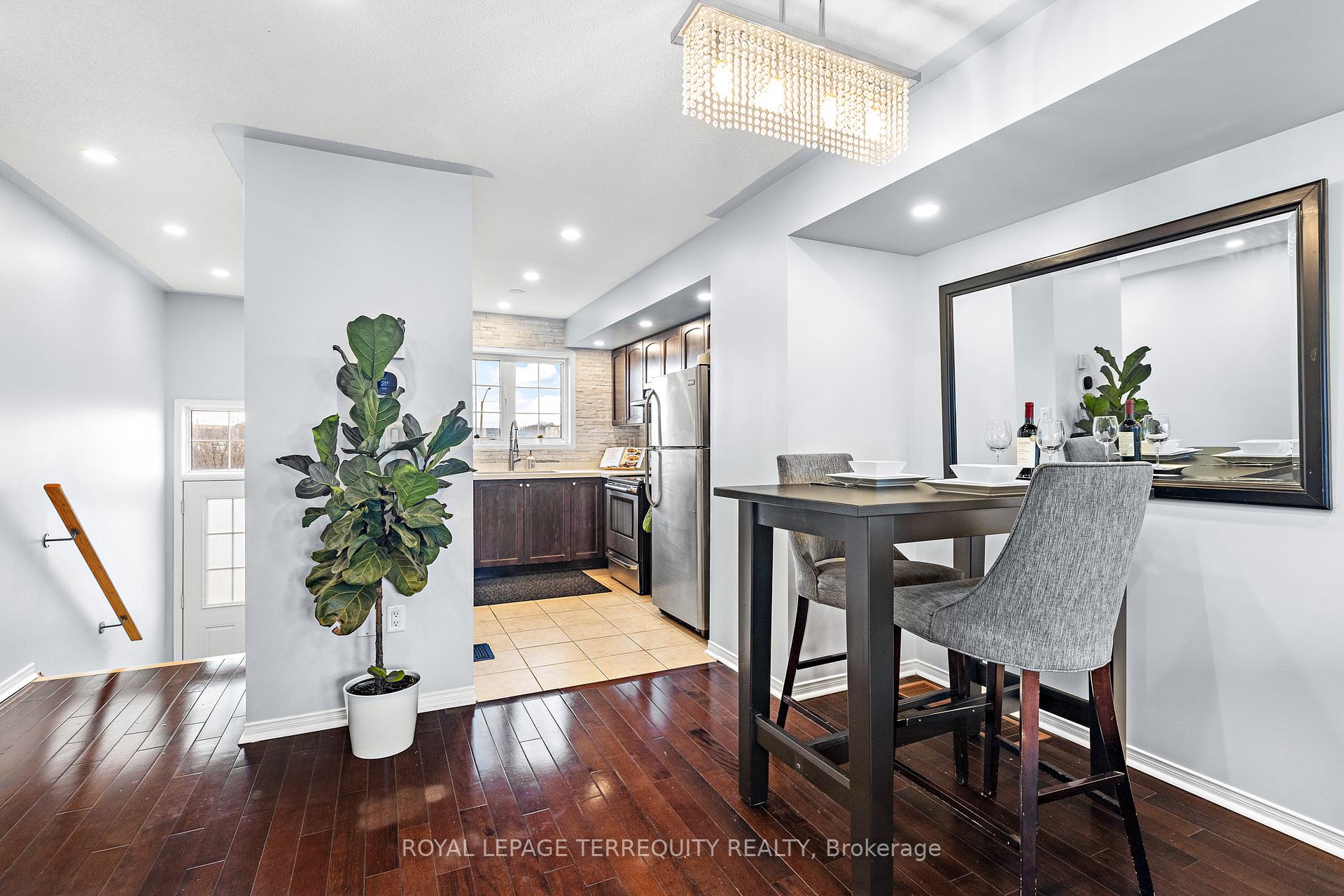 Photo 10 of 49 Cooperage Lane, Ajax, Central — HOMEH