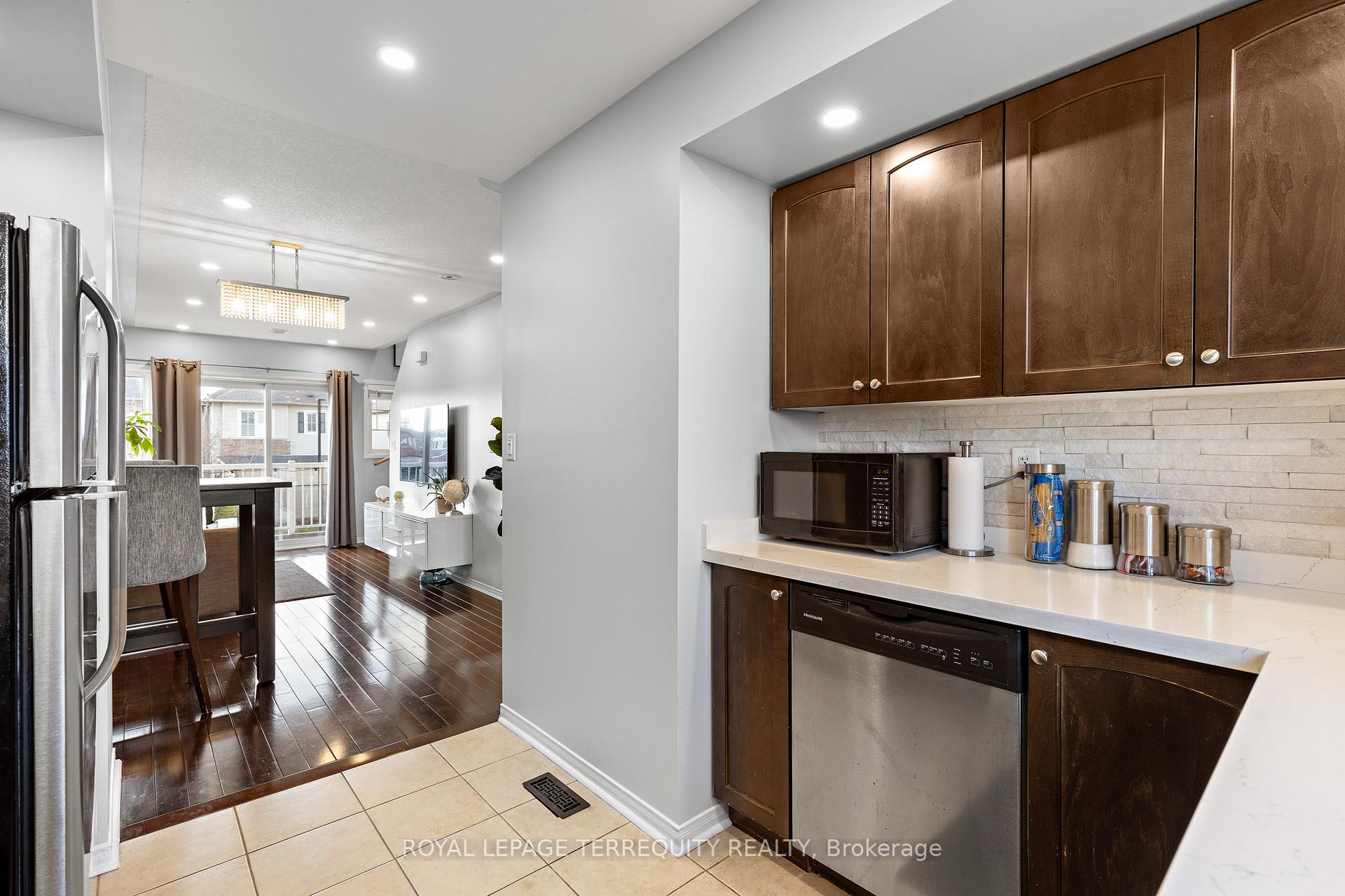Photo 14 of 49 Cooperage Lane, Ajax, Central — HOMEH