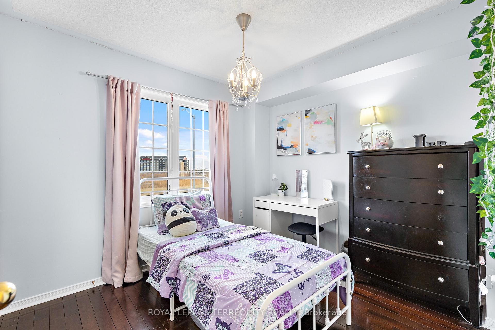 Photo 17 of 49 Cooperage Lane, Ajax, Central — HOMEH