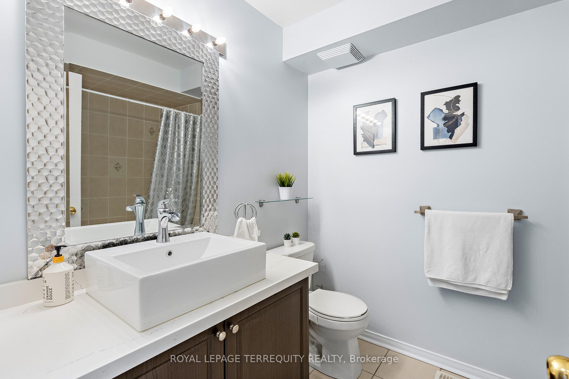 Photo 20 of 49 Cooperage Lane, Ajax, Central — HOMEH