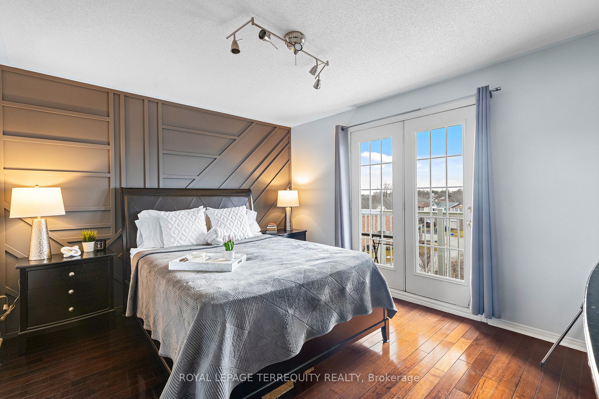 Photo 22 of 49 Cooperage Lane, Ajax, Central — HOMEH