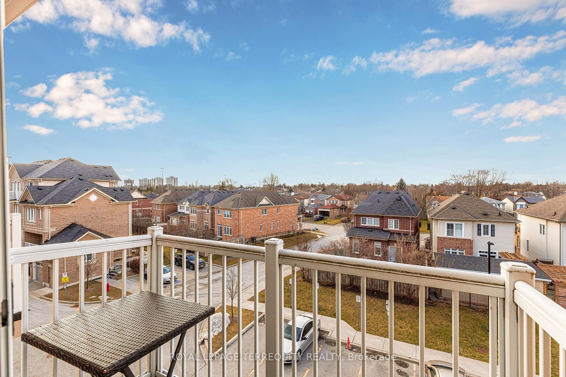 Photo 25 of 49 Cooperage Lane, Ajax, Central — HOMEH