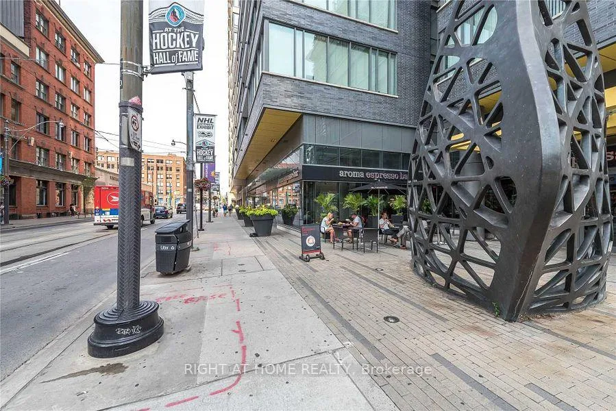 Photo 3 of Unit 1203, 393 King Street W, Toronto, Waterfront Communities — HOMEH