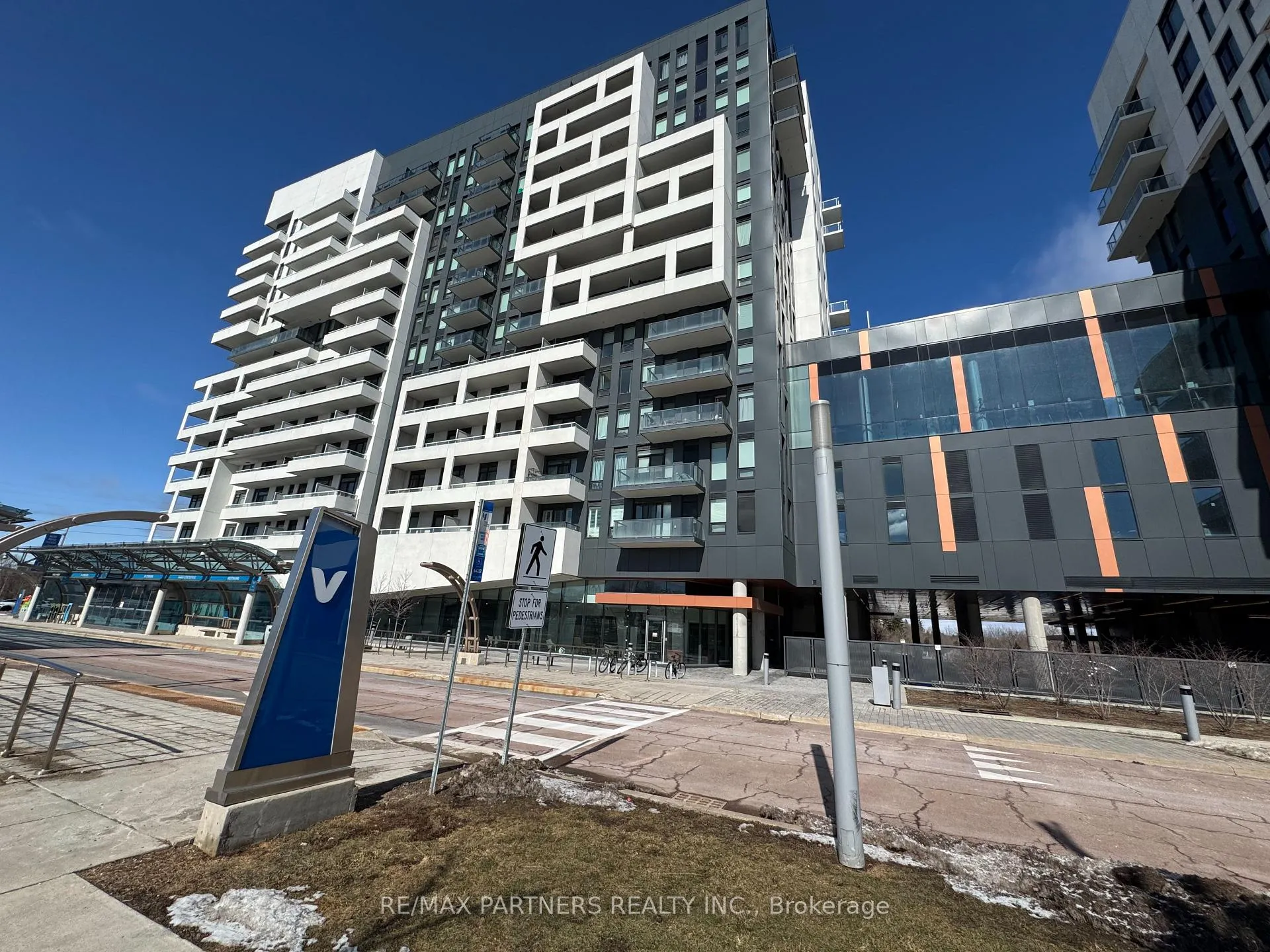 Front of Unit 1313a, 10 rouge valley Drive W