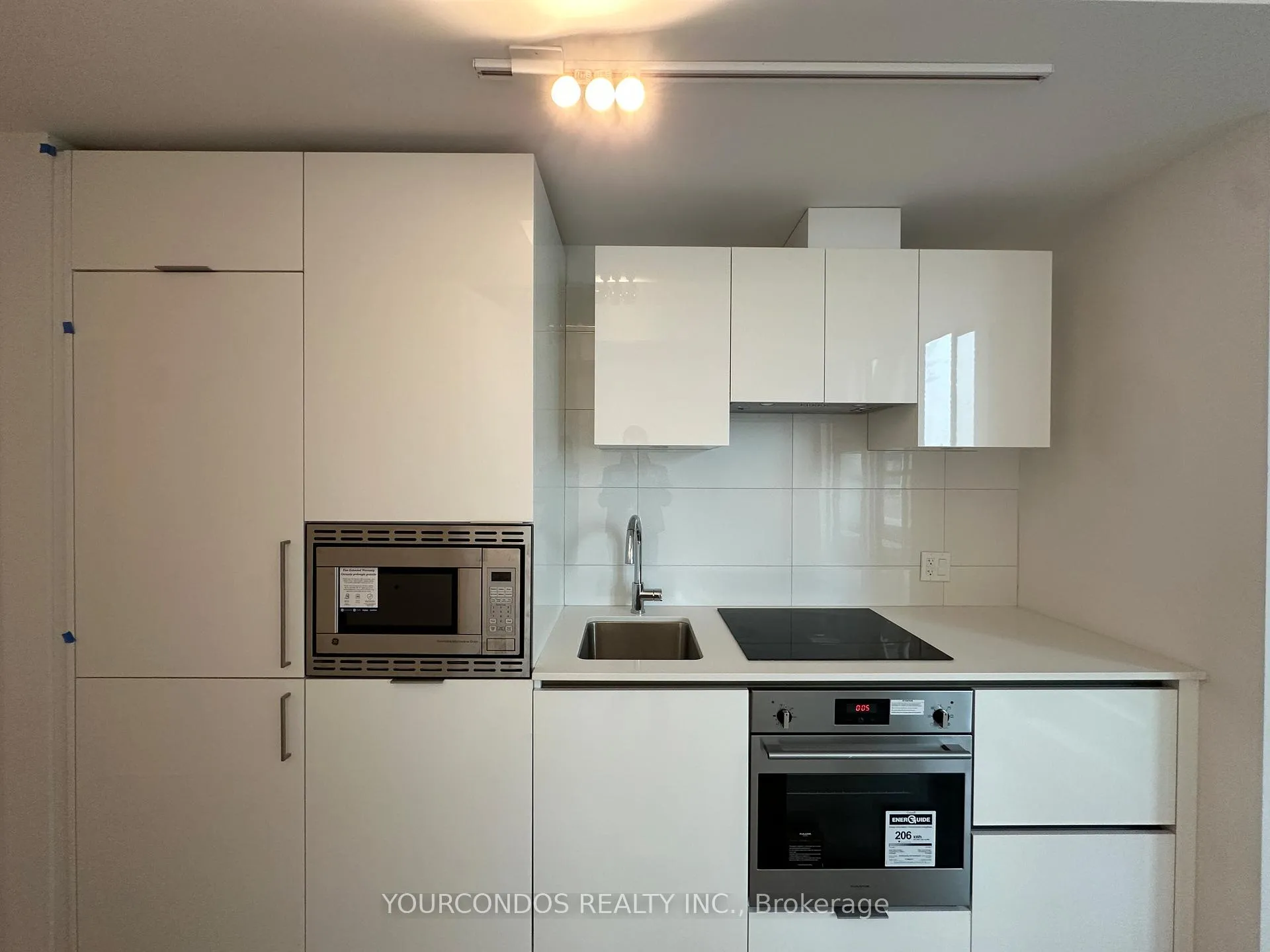 Photo 3 of Unit 1205, 238 Simcoe Street, Toronto, Kensington-Chinatown — HOMEH
