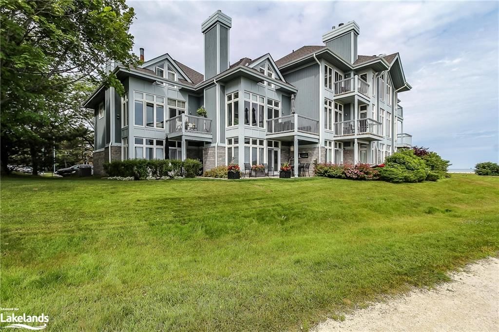 Front of 838 Suncrest Circle
