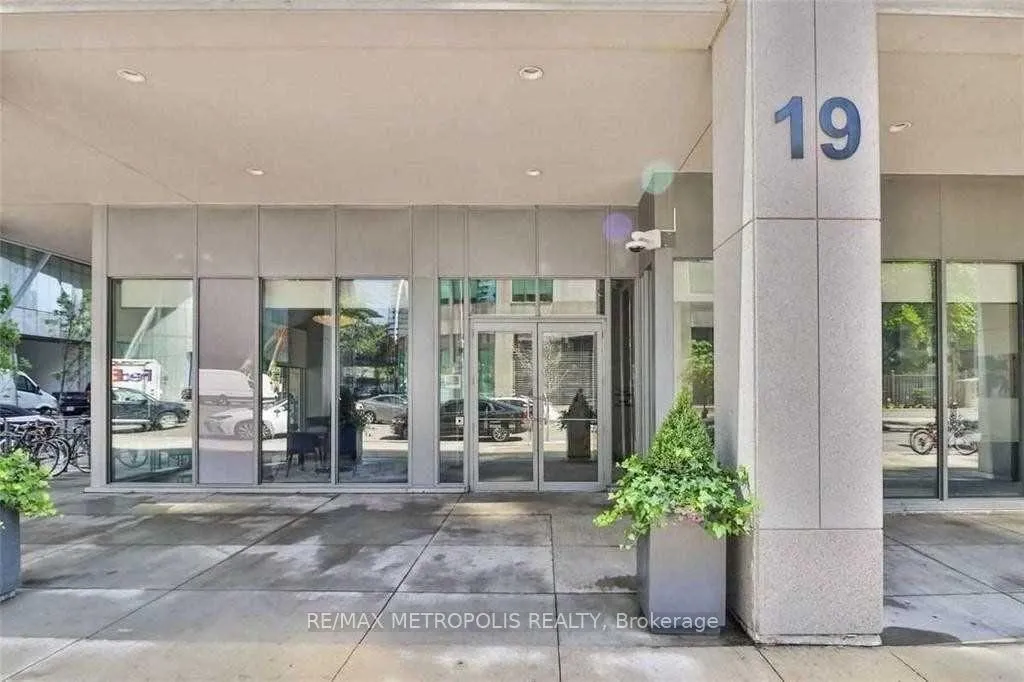 Photo 7 of Unit 3201, 19 Grand Trunk Crescent, Toronto, Waterfront Communities — HOMEH