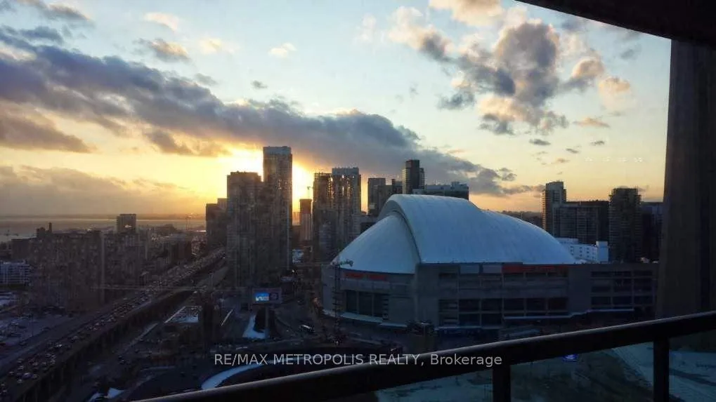Photo 10 of Unit 3201, 19 Grand Trunk Crescent, Toronto, Waterfront Communities — HOMEH