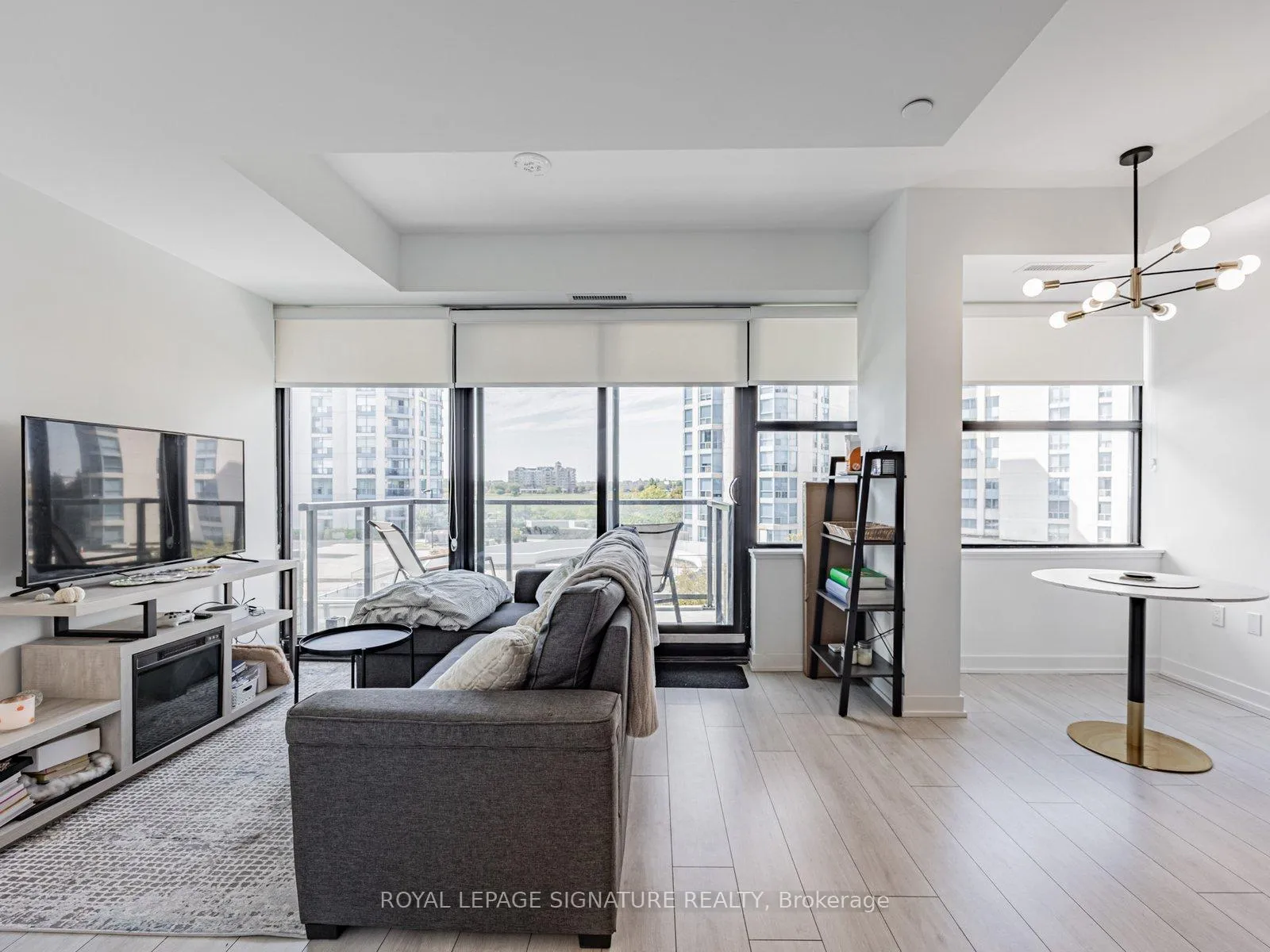Photo 3 of Unit 448, 1608 Charles Street E, Whitby, Port Whitby — HOMEH