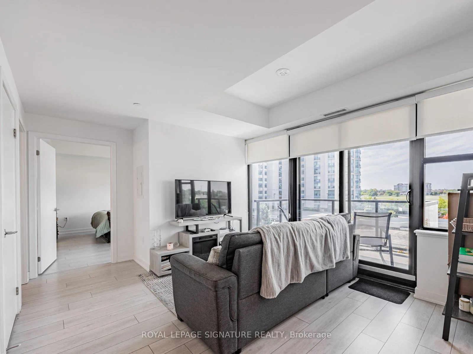 Photo 4 of Unit 448, 1608 Charles Street E, Whitby, Port Whitby — HOMEH