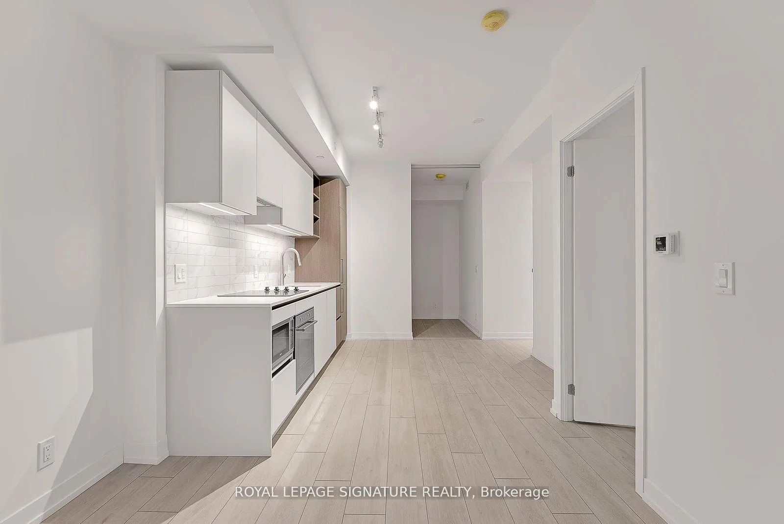 Photo 7 of Unit 522, 55 Mercer Street, Toronto, Waterfront Communities — HOMEH