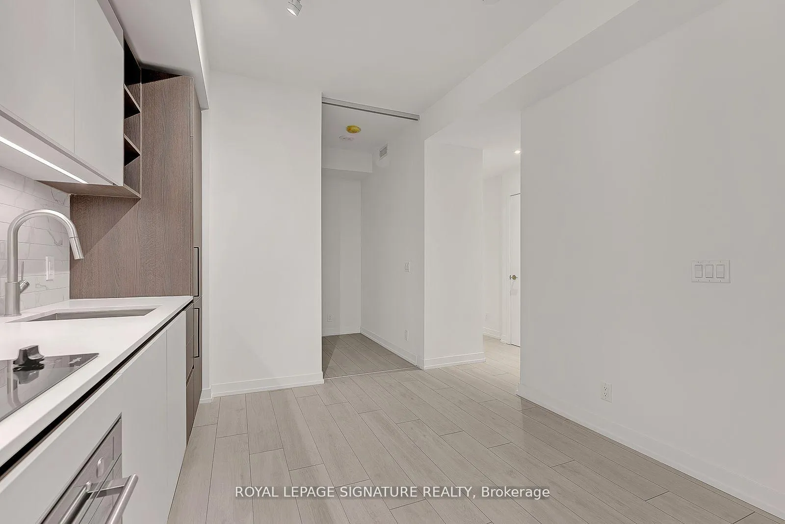 Photo 9 of Unit 522, 55 Mercer Street, Toronto, Waterfront Communities — HOMEH
