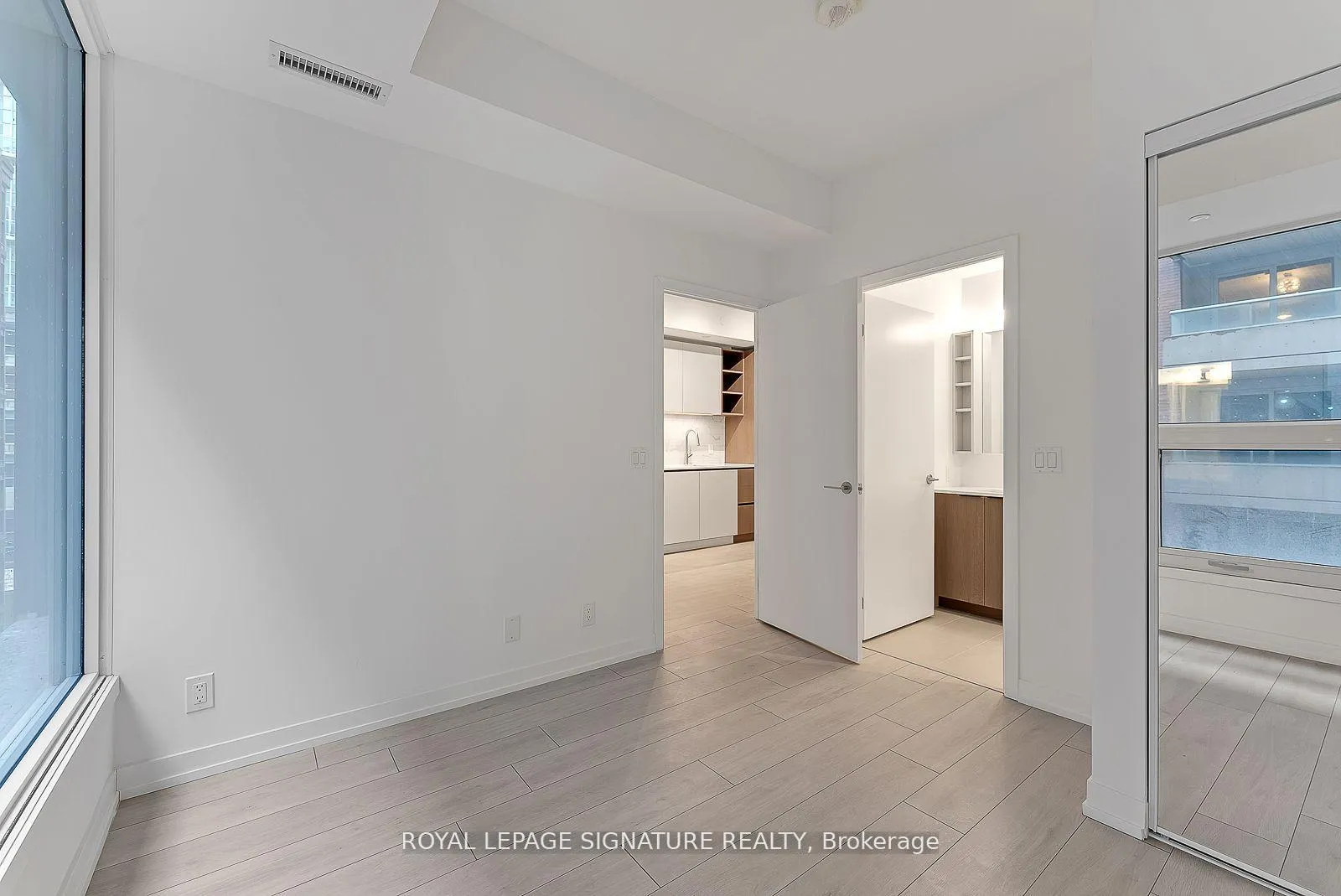 Photo 17 of Unit 522, 55 Mercer Street, Toronto, Waterfront Communities — HOMEH
